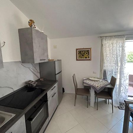 Nina Apartament Giardini Naxos Con Posto Auto Exterior photo