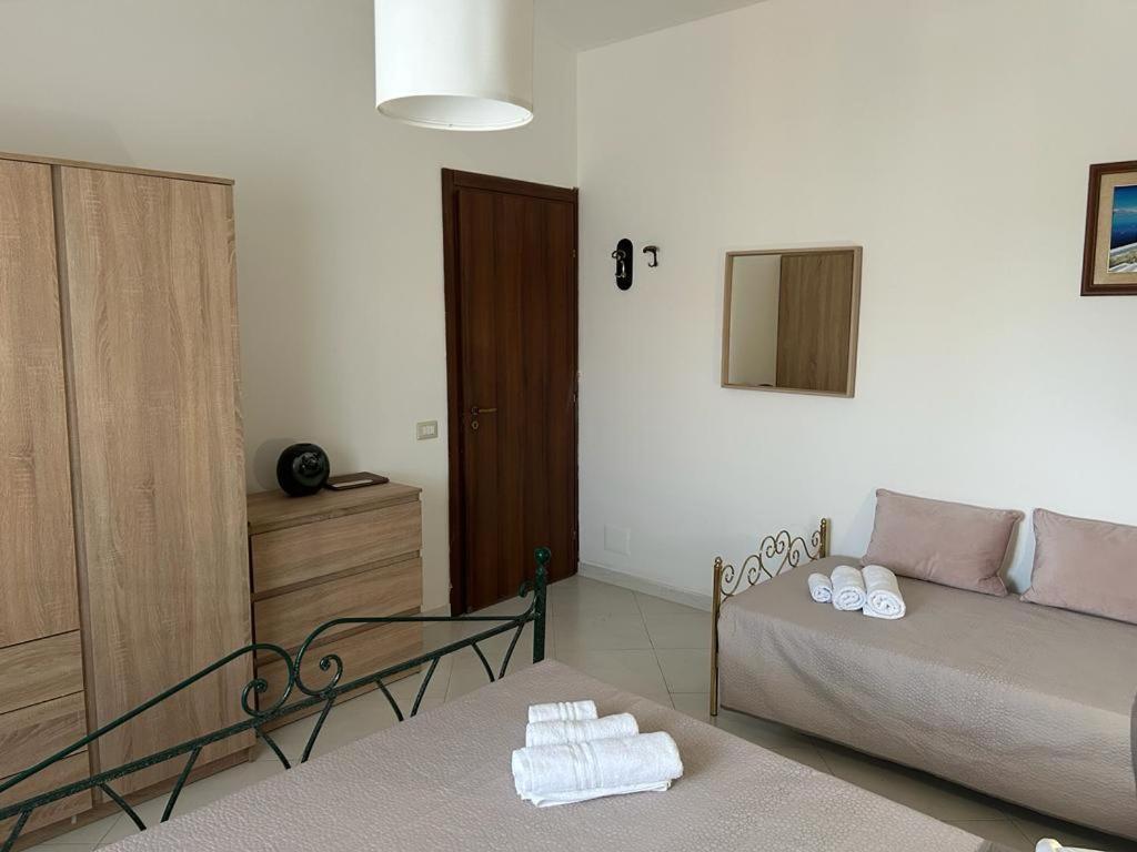 Nina Apartament Giardini Naxos Con Posto Auto Exterior photo
