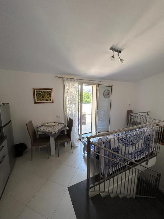 Nina Apartament Giardini Naxos Con Posto Auto Exterior photo