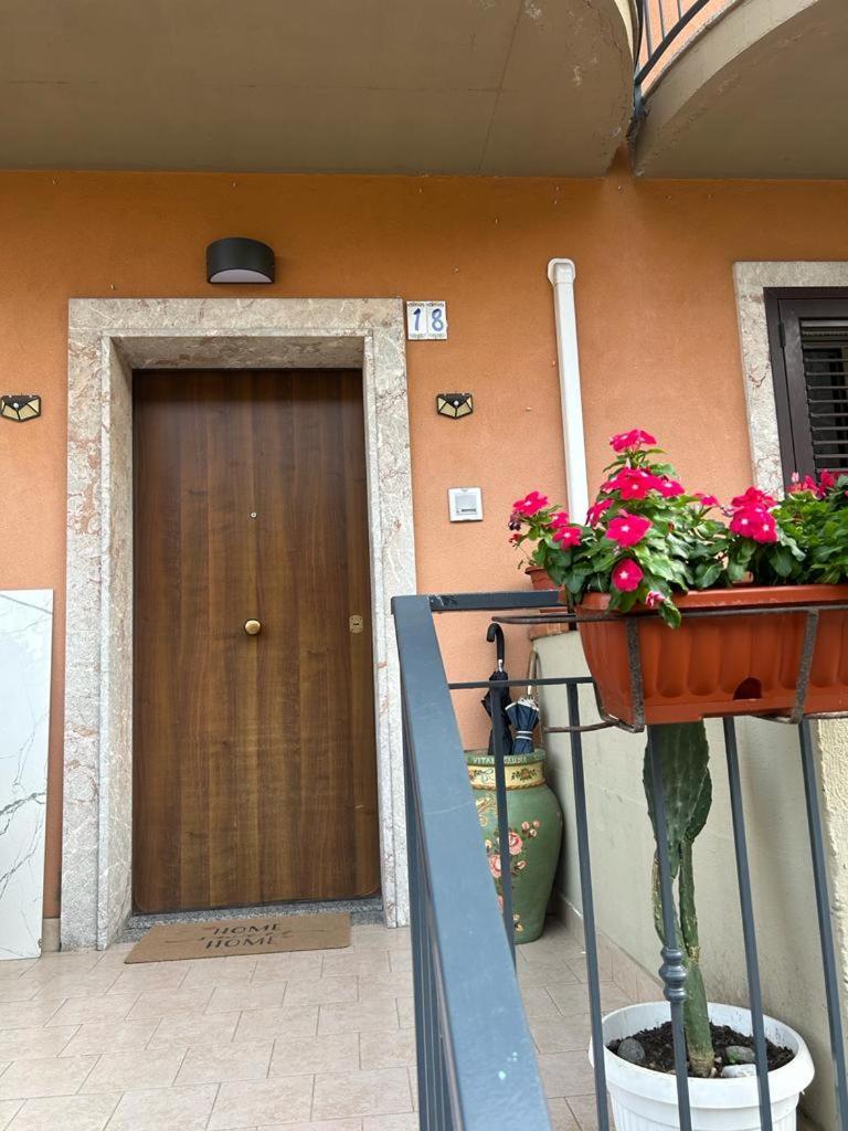 Nina Apartament Giardini Naxos Con Posto Auto Exterior photo